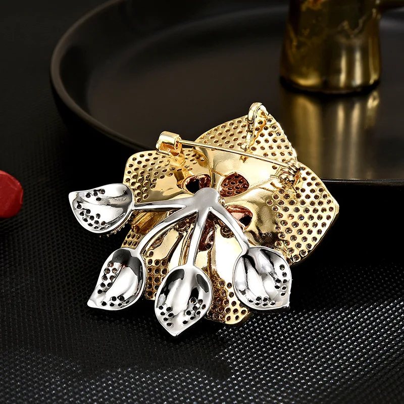 كاميليا الزركون المرأة الراقية الفاخرة بروش مزاجه أنيقة الأزهار الملابس دبوس شيونغسام معطف اكسسوارات الصدار #3