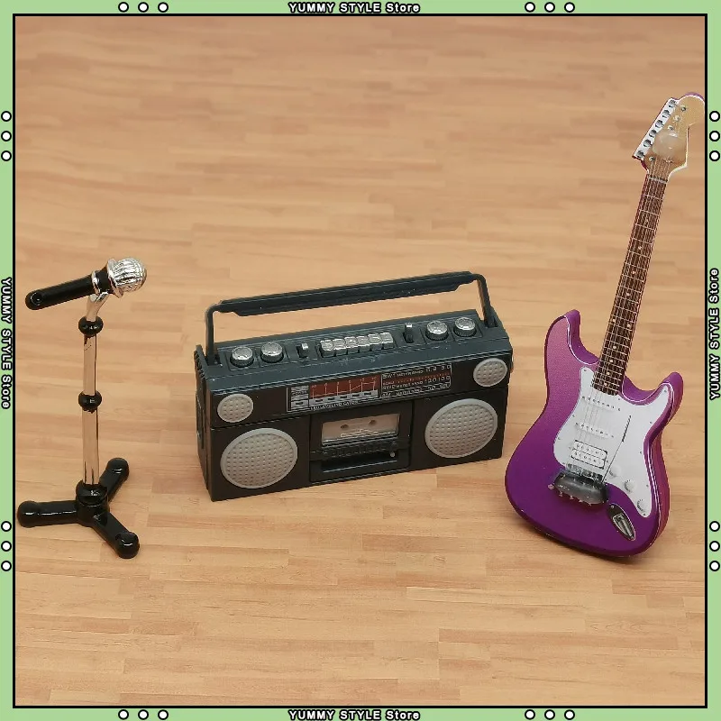 

Миниатюрные аксессуары для кукольного домика: домашняя сцена, радио, миниатюрный гитарный реквизит для детской, декоративный микрофон, мебель для кукольного домика