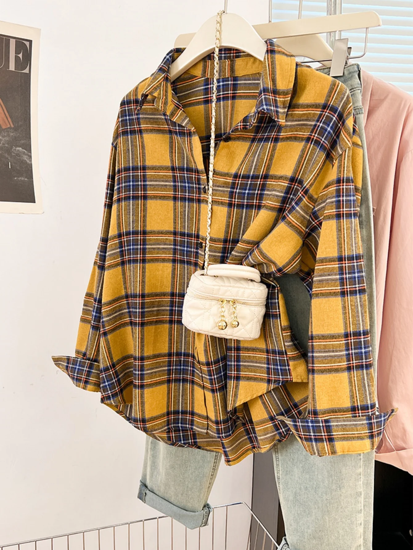

Autumn Retro Yellow Blue Plaid Shirt Women Lazy Style Loose Long Sleeved Blouse Fashionable Lapel Single Breasted Jacket