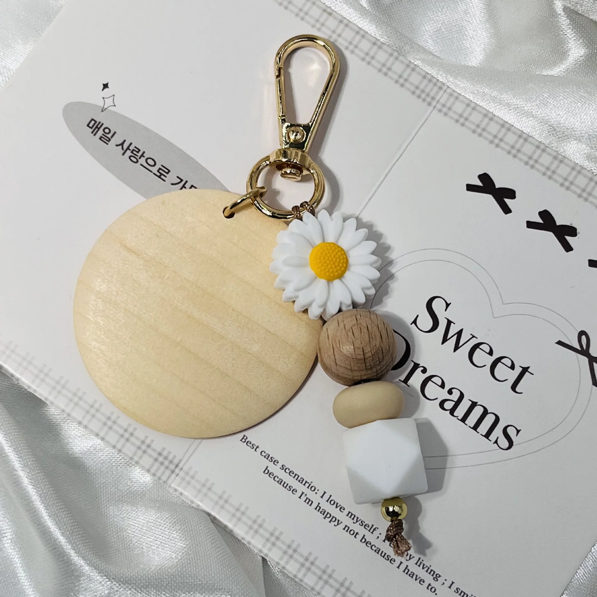 DIY Gänseblümchen Silikon-Perlen Schlüsselanhänger Handgefertigter Holzperlen Schlüsselring Anhänger Kreatives Personalisiertes Namens-Schlüsselanhänger Geschenk – Detail 9