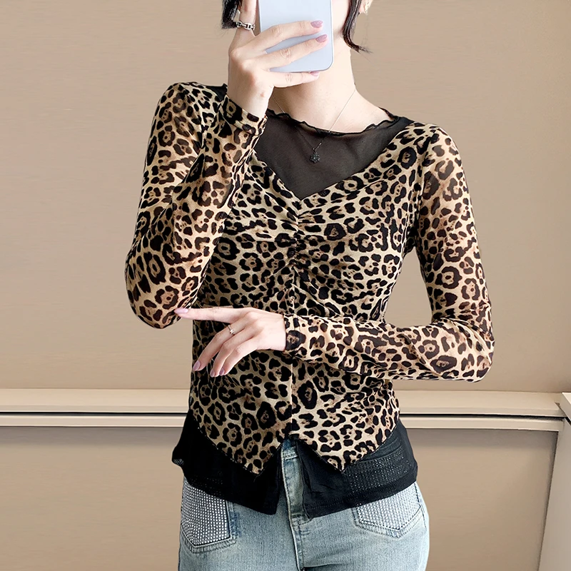 2025 New Women's Round Neck Long Sleeve T-Shirt, Leopard Print with Mesh Panels, Fitted Slim Fashion Base Layer Top
