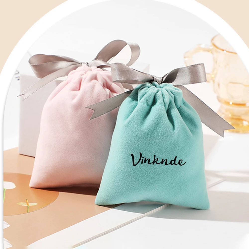 

Роскошные черные бархатные сумки с логотипом на заказ и белым шнурком, мягкая упаковка для ювелирных изделий, серьги для духов, упаковочные мешочки, деловой подарок