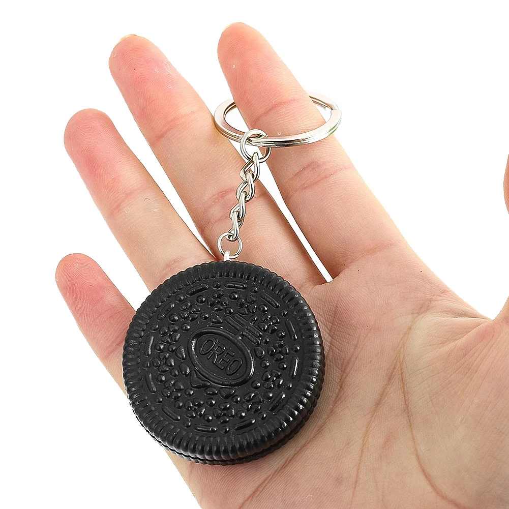 Simulated Oreo Keychain Creative Food Funny Biscuit Model Cute Fashion Car Key Ring Bag Pendant Trinkets Gifts Women\'s Jewelry