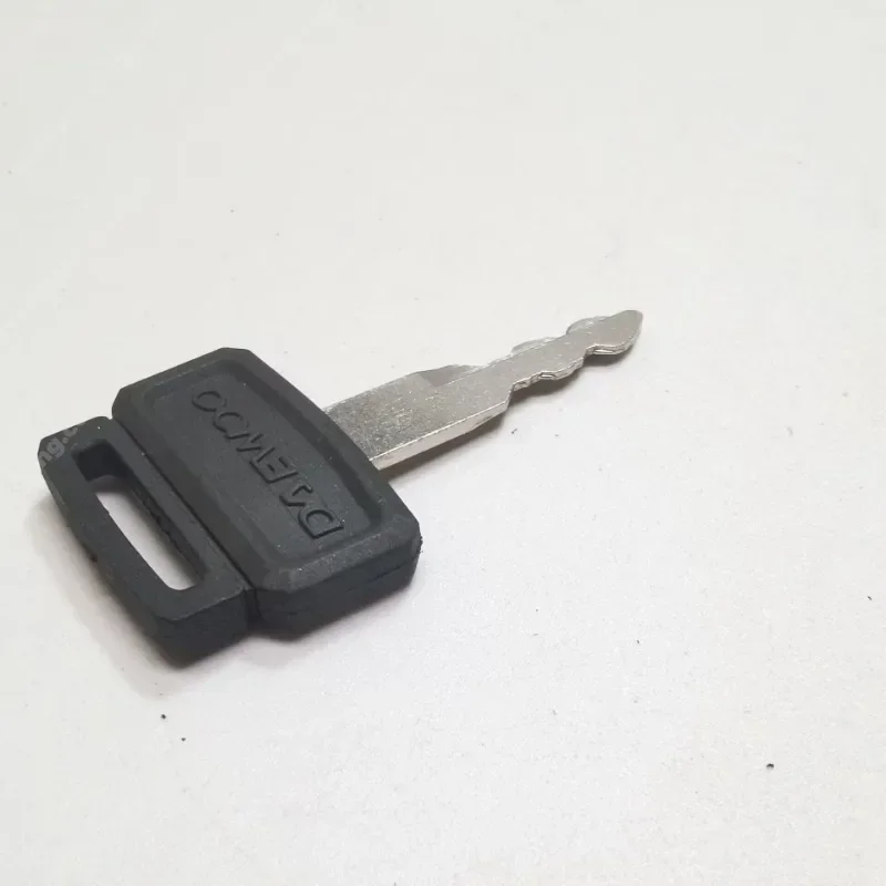 for Start ignition key 1pcs, excavator accessories, Doosan, Daewoo, DH55， 60， 80， 150， 215， 225-5， 7， 9