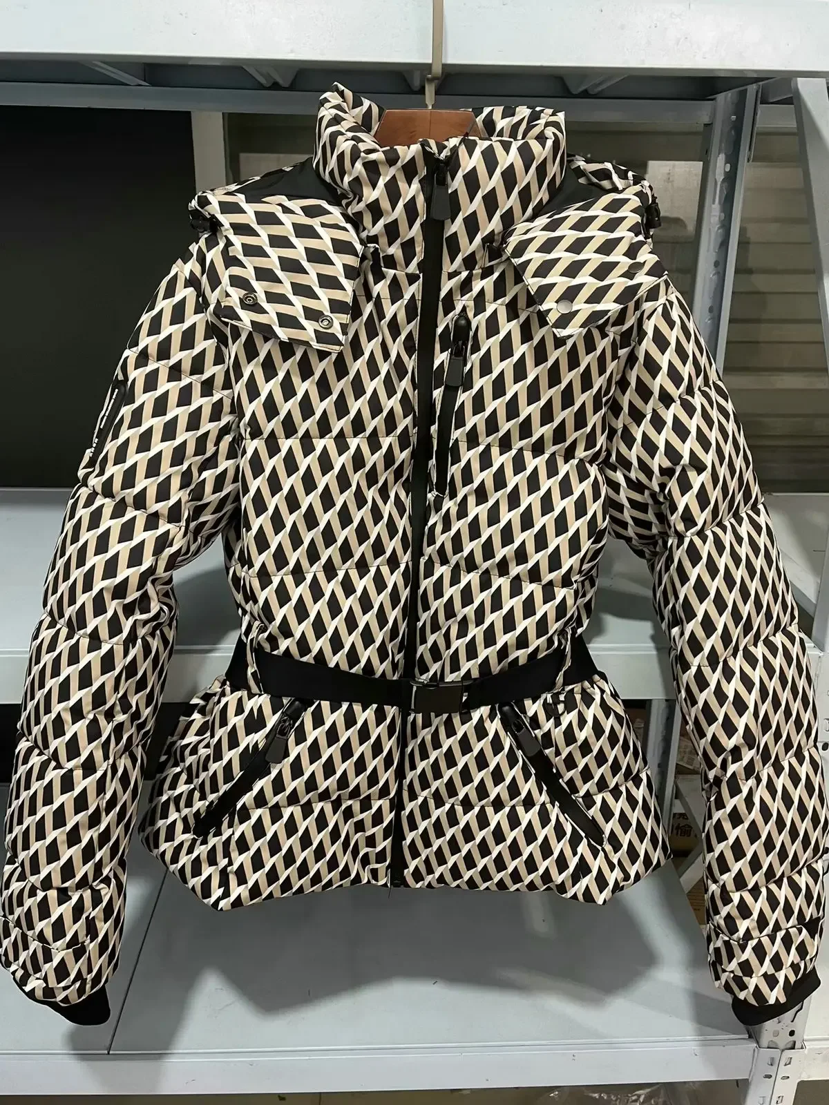 Winter Hooded High Waist Padded Sport Parkas Coats with Belt Female Elegant Thick Warm Pockets Windproof Skiing Jackets New