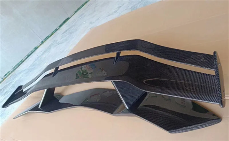 Carbon fiber rear spoiler for the 2011-2018 Lamborghini Aventador Lp700-4 Lp720-4 Lp750 body kit front bumper rear bumper