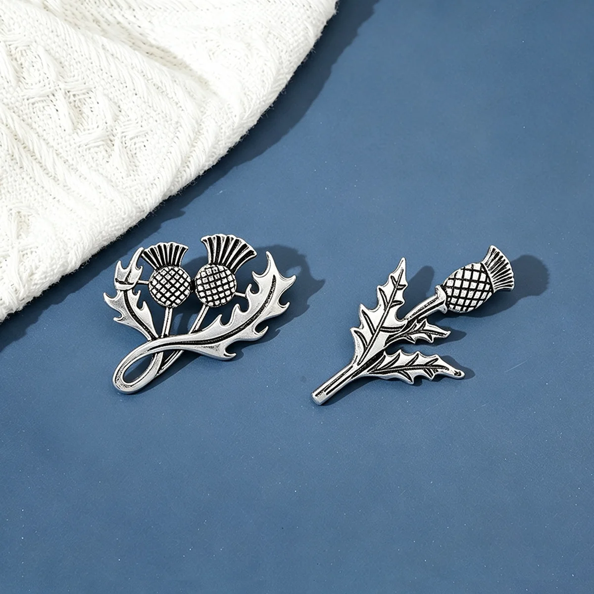 2Pcs/Set Outlander Vintage Scottish Thistle Brooch Lapel Pin Backpack Hat Metal Badge Cosplay Jewelry Accessories Gift