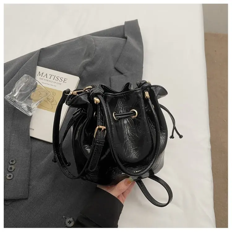

Elegant Shopping Leather Ladies Bag Paris Trendy Designer Bag Simple Vintage Tote Bag Stylish Crossbody Daily Hand Bag