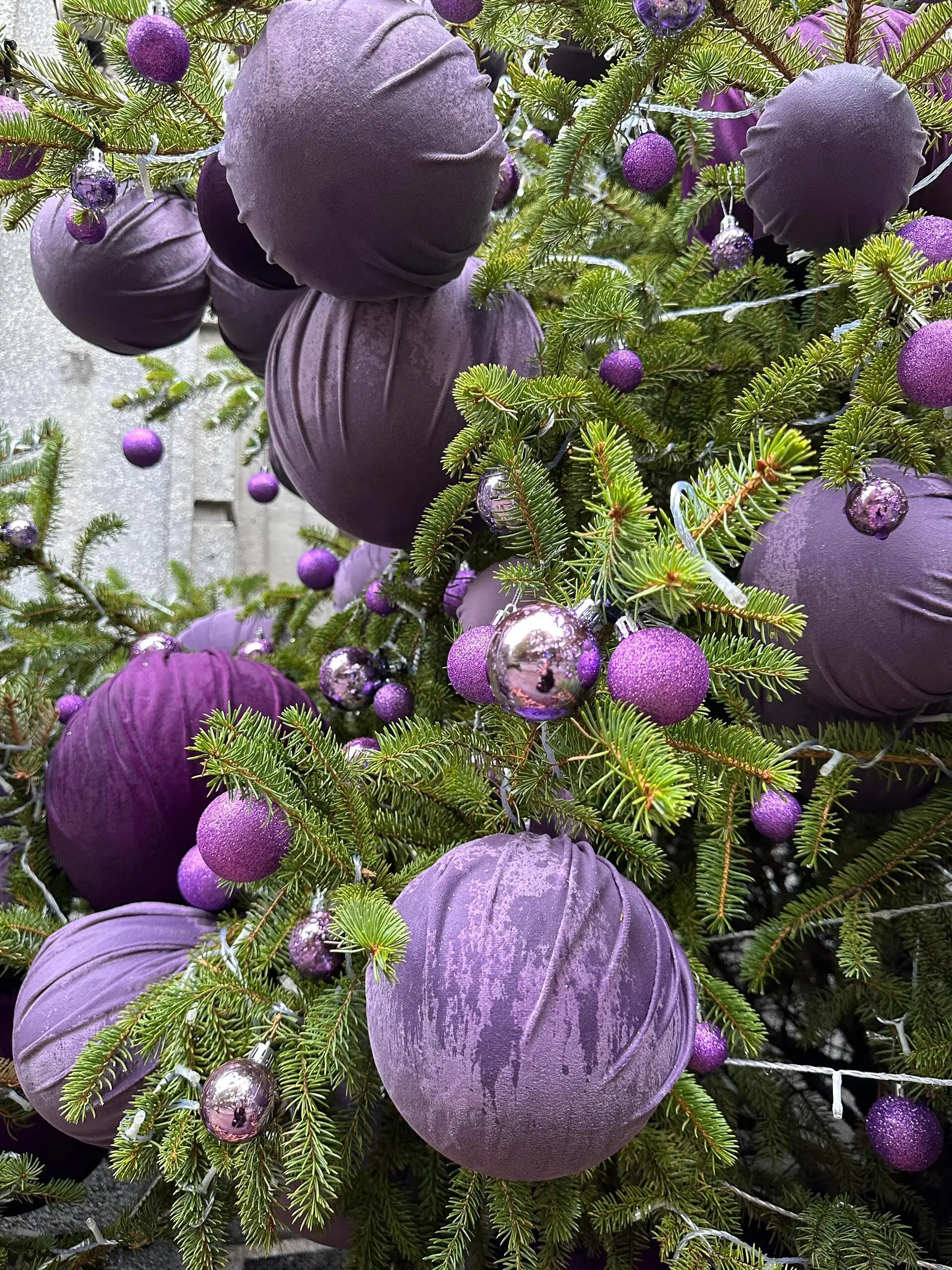 Floing Cisas Balls … - image