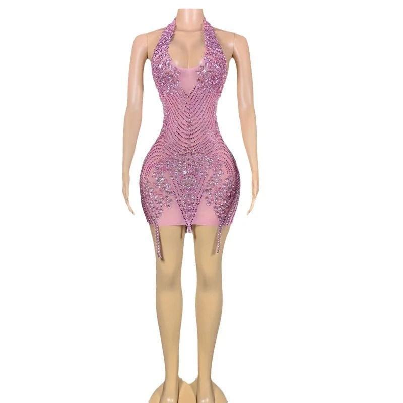 セクシーな赤キラキララインストーンホルター背中の開いたベロアショートドレス 2025 新しい女性イブニングウエディング祝う誕生日パーティーステージ着用