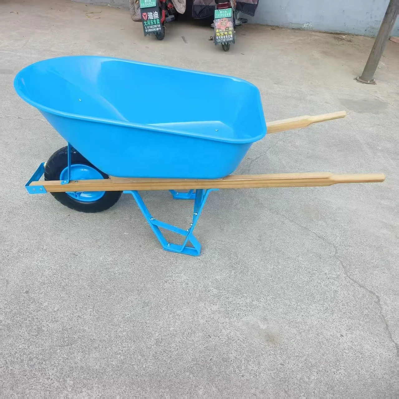 

Suitable forConstruction Agricultural Garden Tools Heavy Duty Steel Wheel Barrow Hand Trolley Square Wooden Handle Steel Wheelb