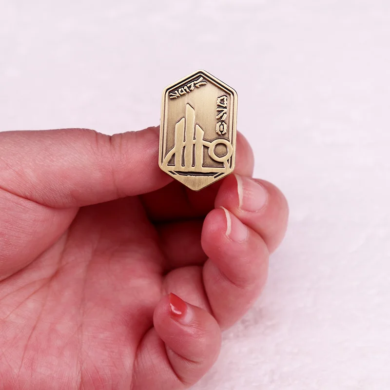 Broche en émail Galaxy Edge, badge vintage, bijoux de film