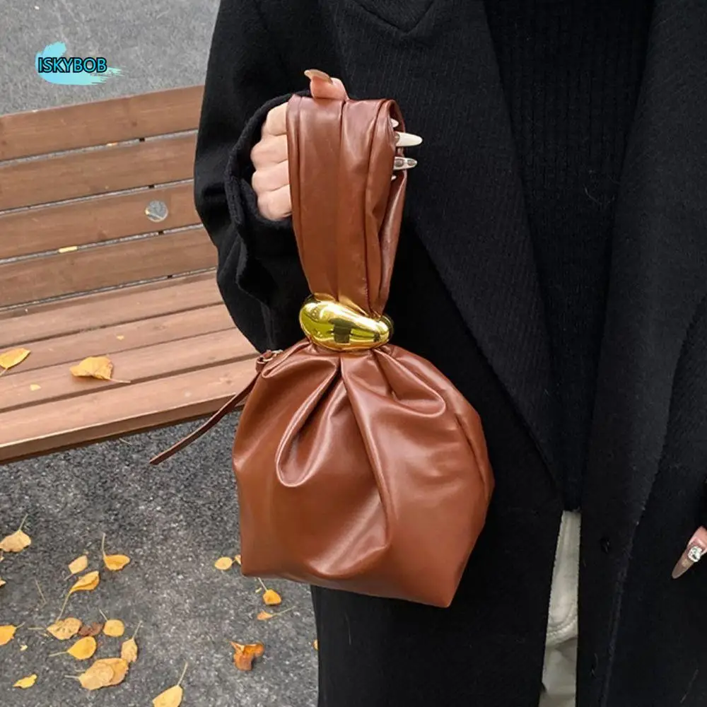 

Portable Luxury PU Leather Clutch Bag Korean Style Elegant Pleated Bucket Bag Solid Color Zipper Handbag Daily