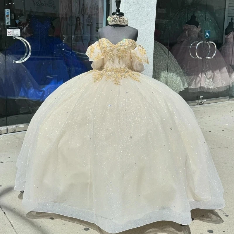 

Блестящие платья для Quinceanera светильник цвета шампанского, аппликация, кружевные бусины, тюль, с открытыми плечами, шнуровка, корсет, милое платье для выпускного вечера, 16 платьев, vestidos de