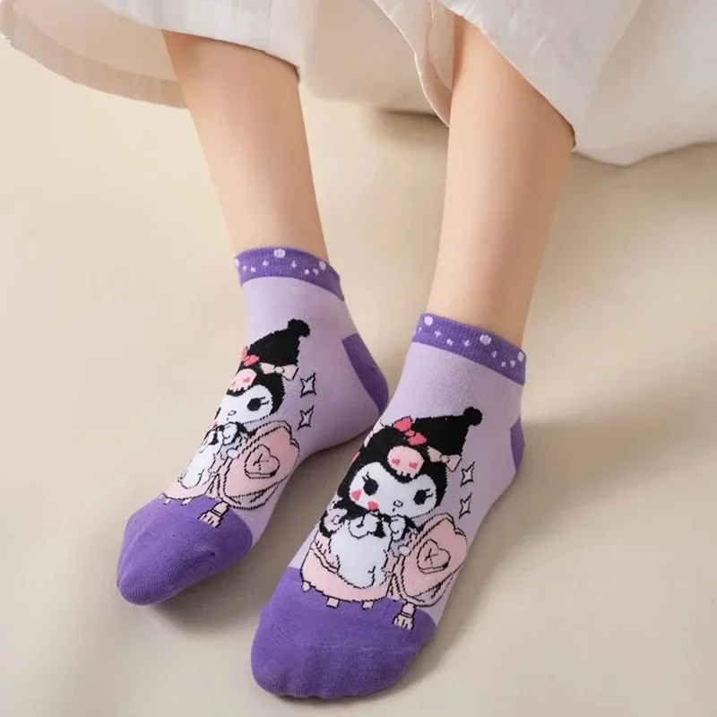 ถุงเท้าสีม่วง Sanrio Kuromi น่ารัก 5 คู่ กางเกงขาสั้นนุ่มสบาย ถุงเท้าการ์ตูนสาเหตุสําหรับผู้หญิงในทุกวัน