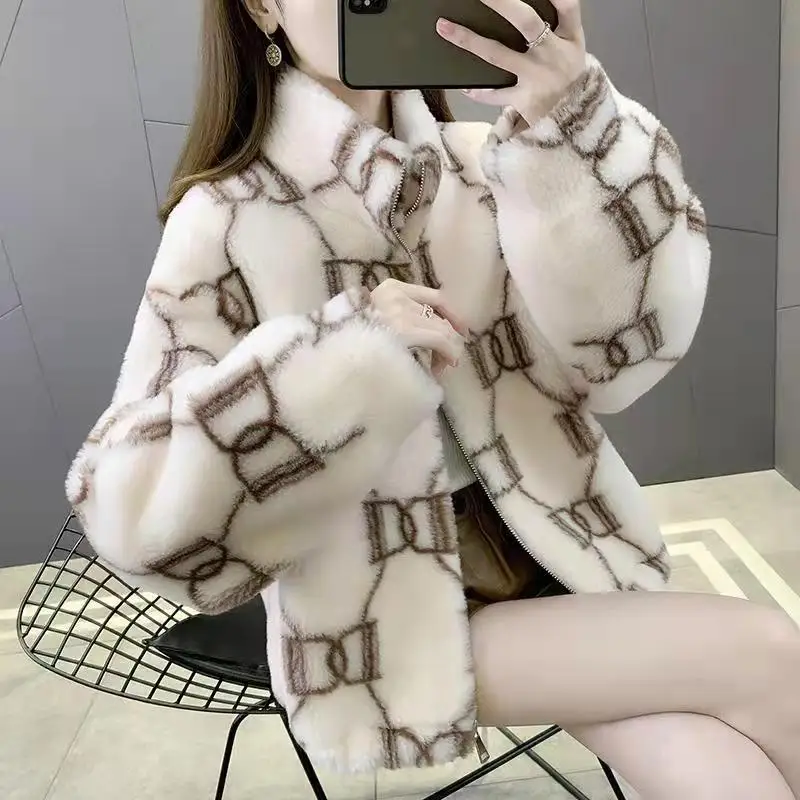 

Lamb Wool Coat Women's Autumn Winter 2024 New Korean Version of Loose Fleece-lined Thick Long Sleeve Fur Cotton-padded Coat