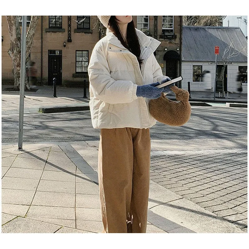 2025 شتاء جديد سروال قصير سترة قطن المرأة الكورية معطف صغير ، سميكة Breadman كلية نمط معطف بلون عادية فيرسا
