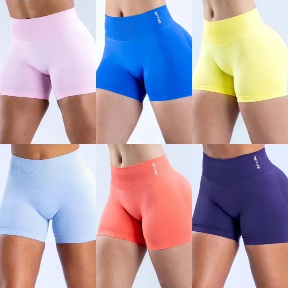 ロゴ付きインパクトショーツ 4.5 インチ ローウエスト シームレス ヨガショーツ うずくまるジムショーツ ワークアウト バイカー ショート ストレッチ フィットネス ショート