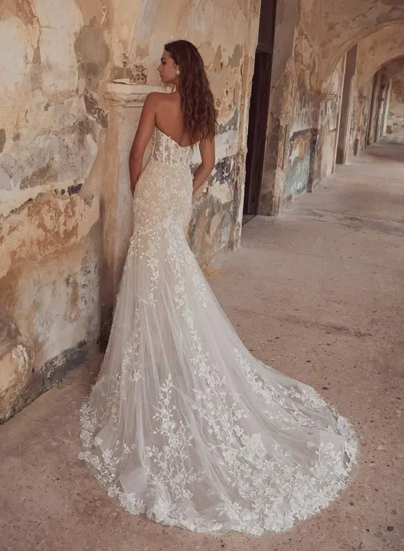 ที่กําหนดเองที่ไม่มีสายหนังชุดเดรสเมอร์เมดแขนกุดรถไฟศาลลูกไม้Appliquedชุดเจ้าสาวVestido De Novia