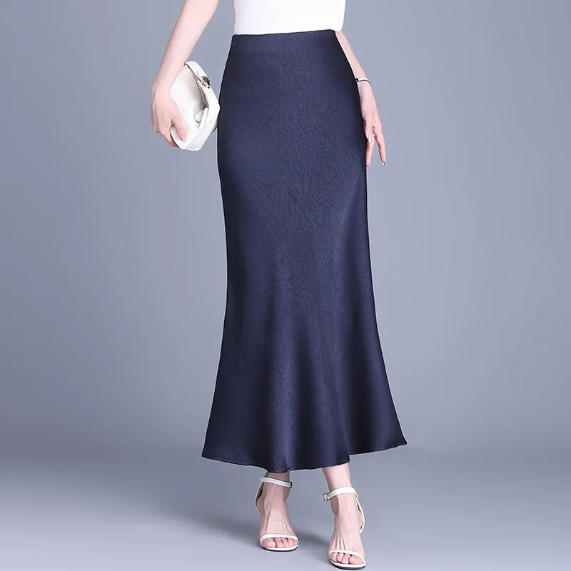 

Длинная юбка А-силуэта с эффектом шелка, дизайном «рыбий хвост», высокой талией, из полиэстера и ацетатного сатина, с цветочной вышивкой, свободного кроя...