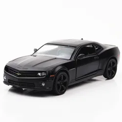 1/36 Chevrolet Camaro lega Diecast modello di auto giocattolo 2 porte aperte tirare indietro auto regali di compleanno per bambini collezioni per adulti