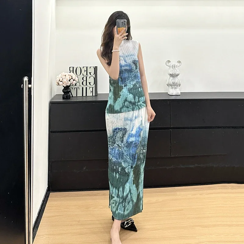 

Women's Pleated Two-piece Elasticated Top and Straight Skirt Fashion Two-piece Set Miyake 2025 Summer Sleeveless Print Design
