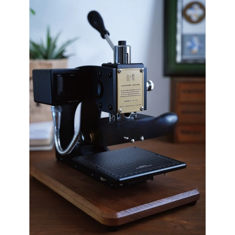 

Bronzing machine Copper embossing business card Leather packaging Indentation machine Handmade leather goods
