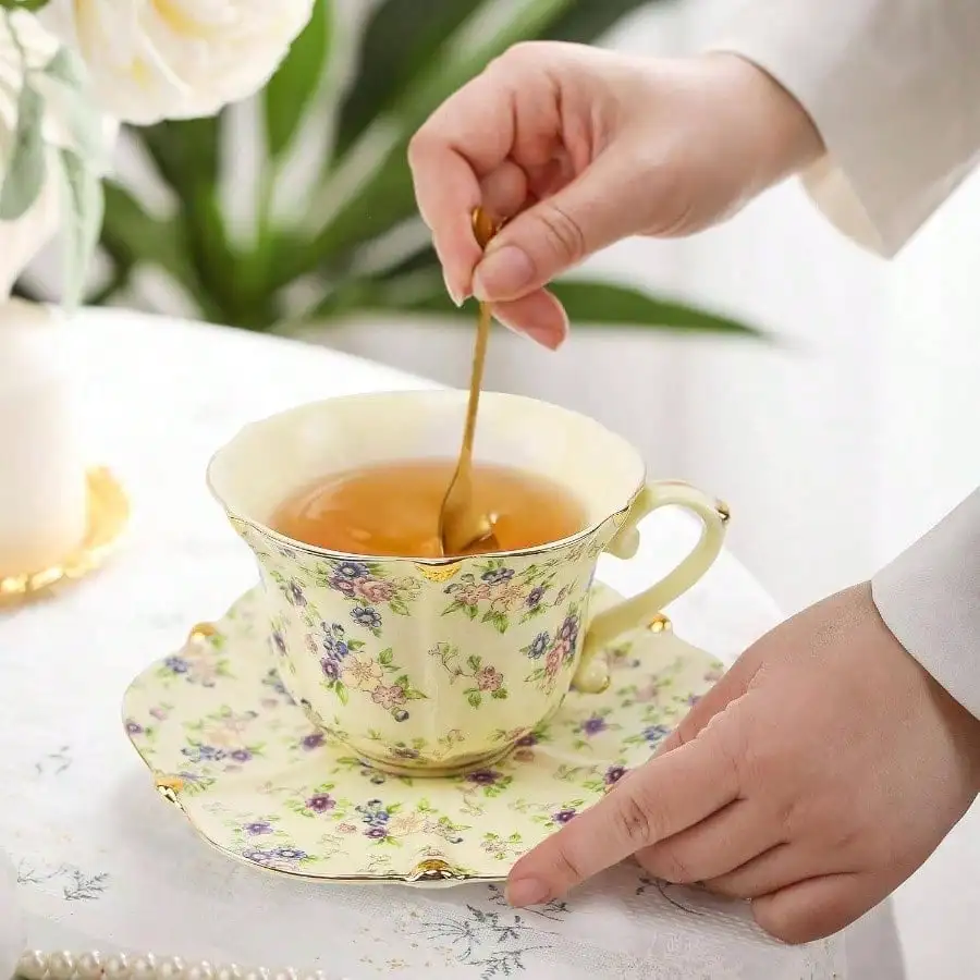 

Exquisite tea set for mother,friends and girlfriend,Ideal for tea and coffee making