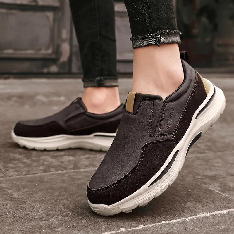 Spring New Autumn Men Casual Leather Shoes Ultra-lightweight Thick-soled Comfortable Louboutins Outdoor Sneakers Walking Shoes