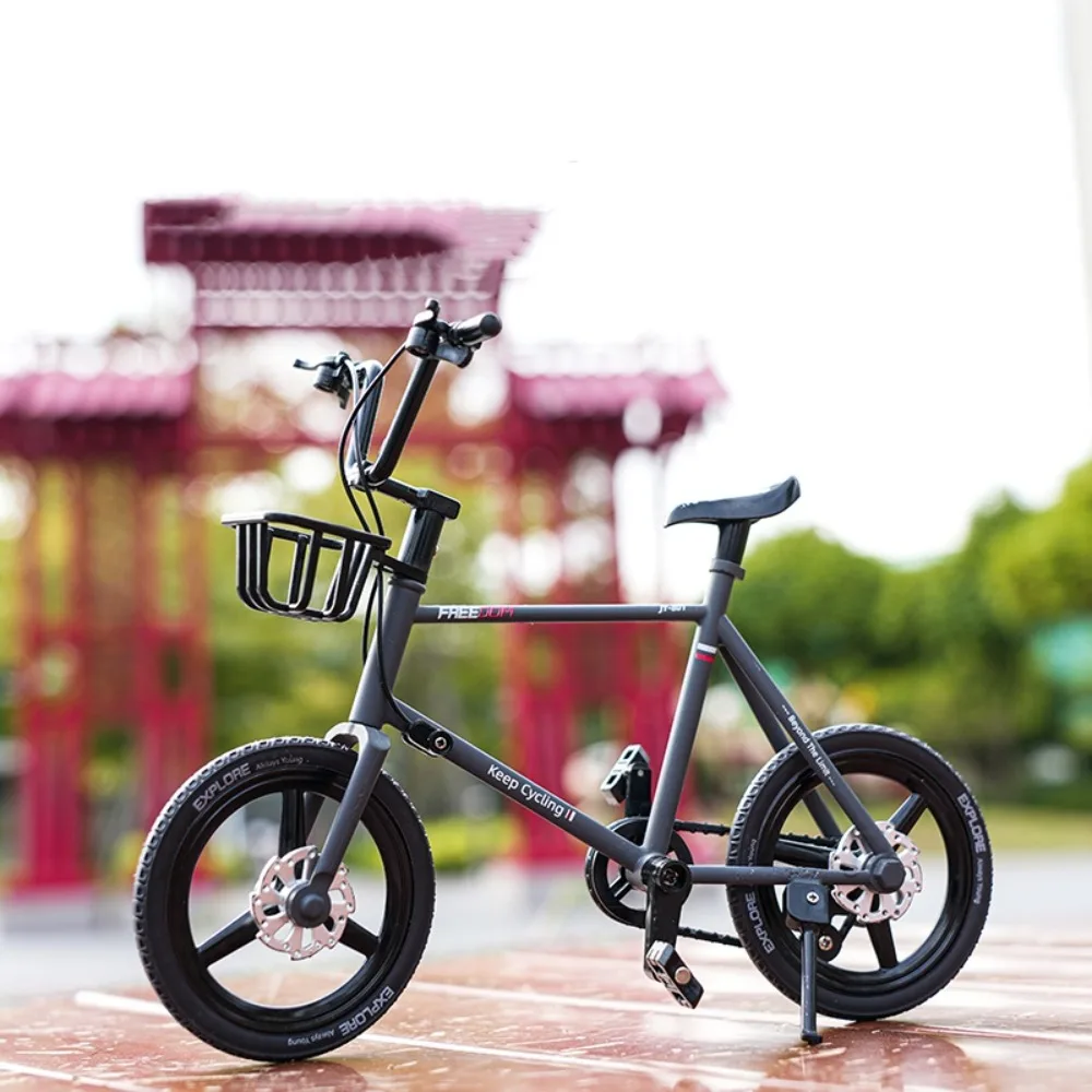

Birthday Gift 1:8 Scale Mini Bicycle Model Simulation Racing Metal Mountain Bike Miniature Diecast Road BMX Bike Model