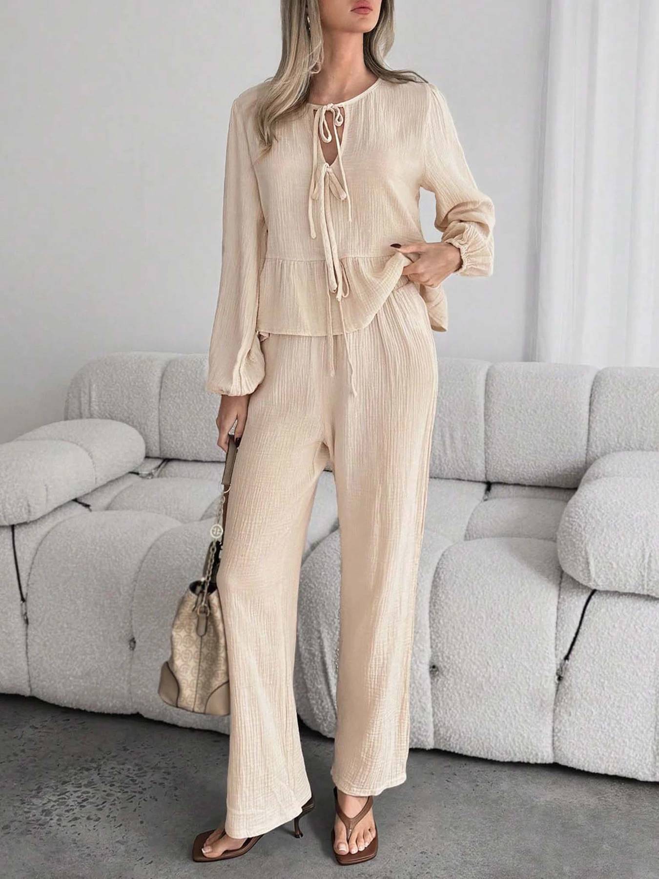 طقم كاجوال وأنيق، قميص علوي بحزام صدر وأكمام طويلة، سروال بلون سادة، طقم نسائي، طقم نسائي شابات 1262