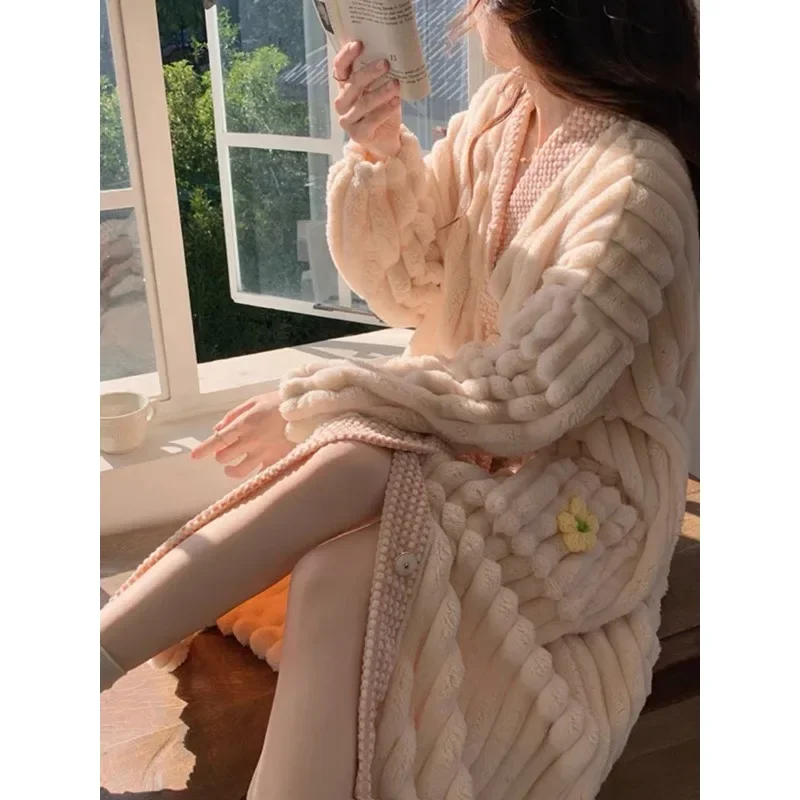 Long Bathrobe Sweet Intensification Flannel Pyjamas for Girls Loungewear Sexy Coral Fleece Night Gown Female Sense of Advanced