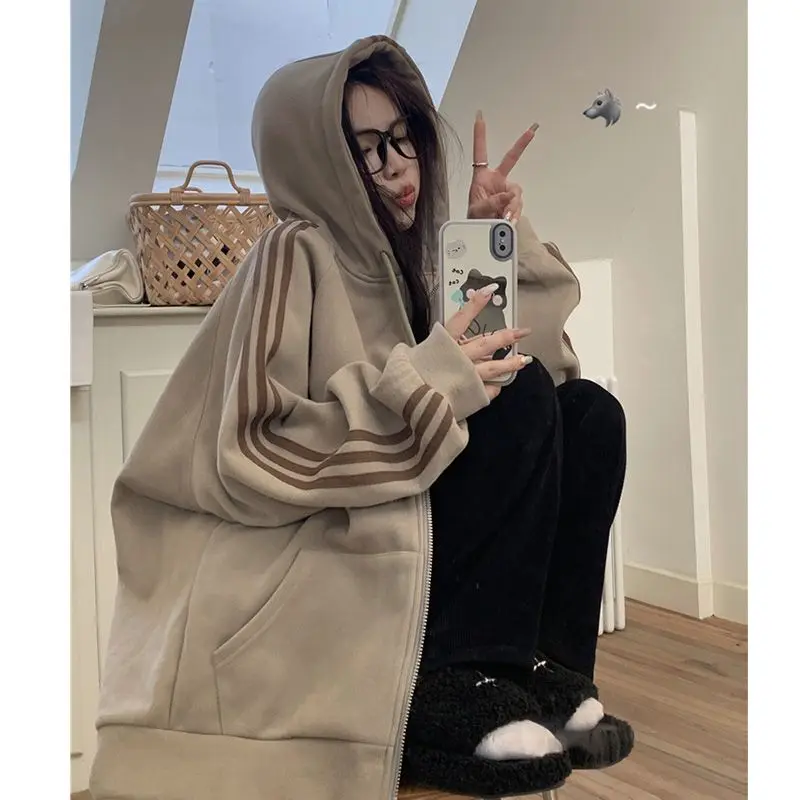 

Velvet thickened zipper jacket for women in autumn and winter loose lazy style mid-length sports hooded sweatshirt cardigan tops