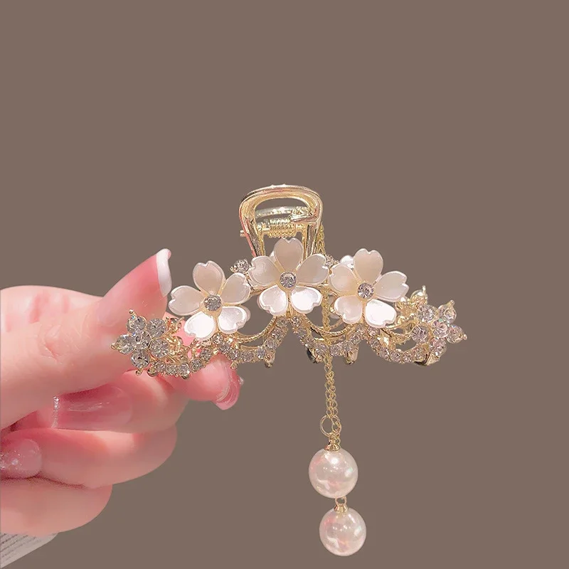 New Camellia Flower Rhinestones Temperament Imitation  Pearl Tassel Hair Claws for Women Sweet Elegant Metal Head Accessories image 3