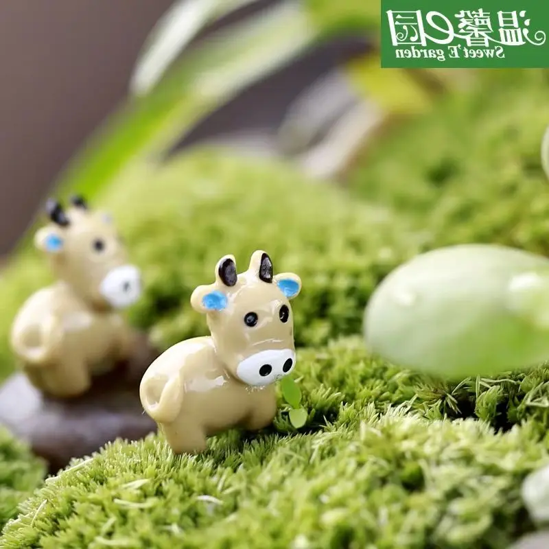 10pcs Small cow garden miniature Moss micro-landscape miniature figurines jewelry doll combination DIY Home Accessories