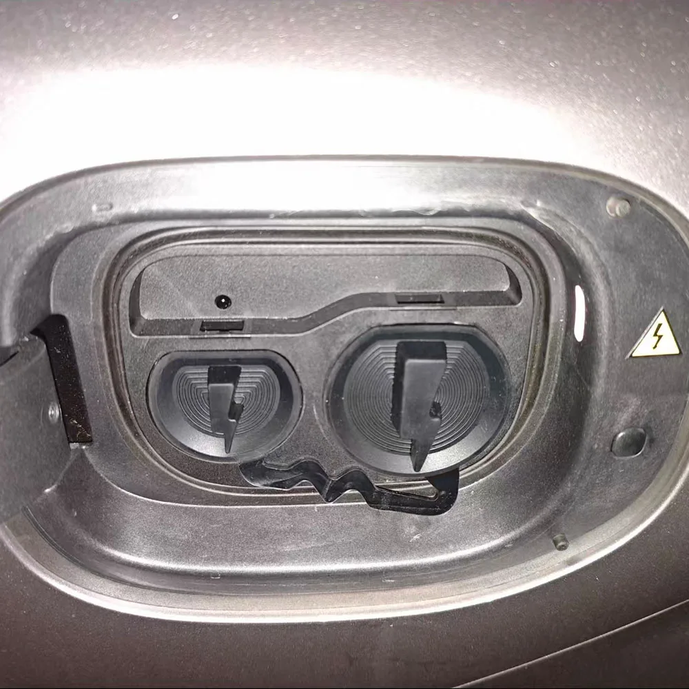 One-Piece Magnetic Silicone Charging Socket Sealing Cover Anti-Water Dust Protector Fit For Xiaomi YU7 2025 2026 Interior