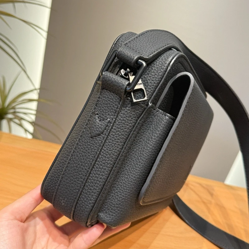 Men Classic Genuine Leather Shoulder Bag Minimalist Business Casual Crossbody Messenger Bag Large Capacity Waterproof Daily Commuter Male Handbag view 3