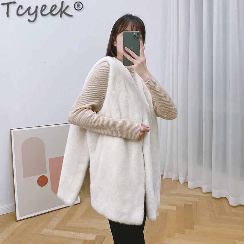 

Tcyeek Natural Mink Fur Vest Mid-length Whole Mink Real Fur Sleeveless Coats for Women 2023 Autumn Winter V-neck Vests Fashion