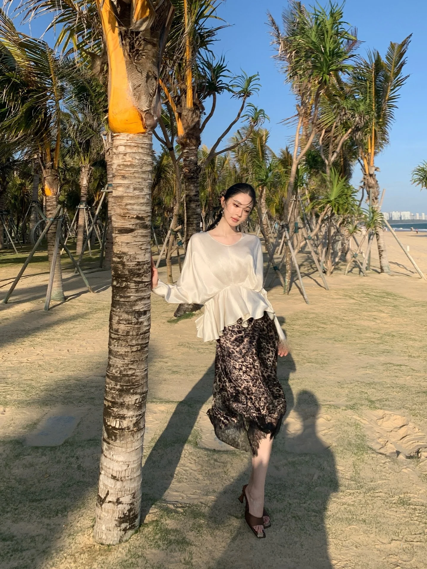 

ALIN Women's Long Sve V-ne irt Batwing Sve Waist-cinching Spring Faion Commute Sle 00% Acetate Fiber