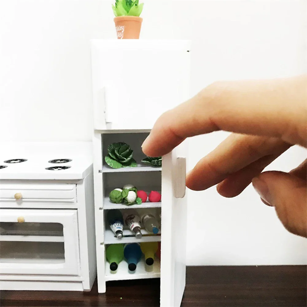 1/12 Dollhouse Miniature อุปกรณ์เสริมมินิตู้เย็นไม้จําลองตู้เย็นของเล่นสําหรับตุ๊กตาตกแต่ง ob11