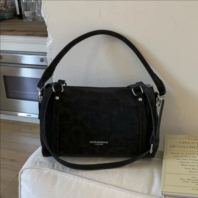 

Женская осенне-зимняя новая матовая портативная сумка Boston, женская универсальная сумка через плечо, подмышки Tide