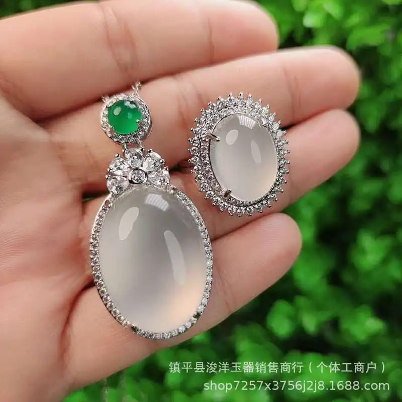 高品質のカルセドニーペンダント、緑色のカルセドニーを象嵌した銀メッキ、水滴瑪瑙、翡翠リングの2点セット、ライブストレート