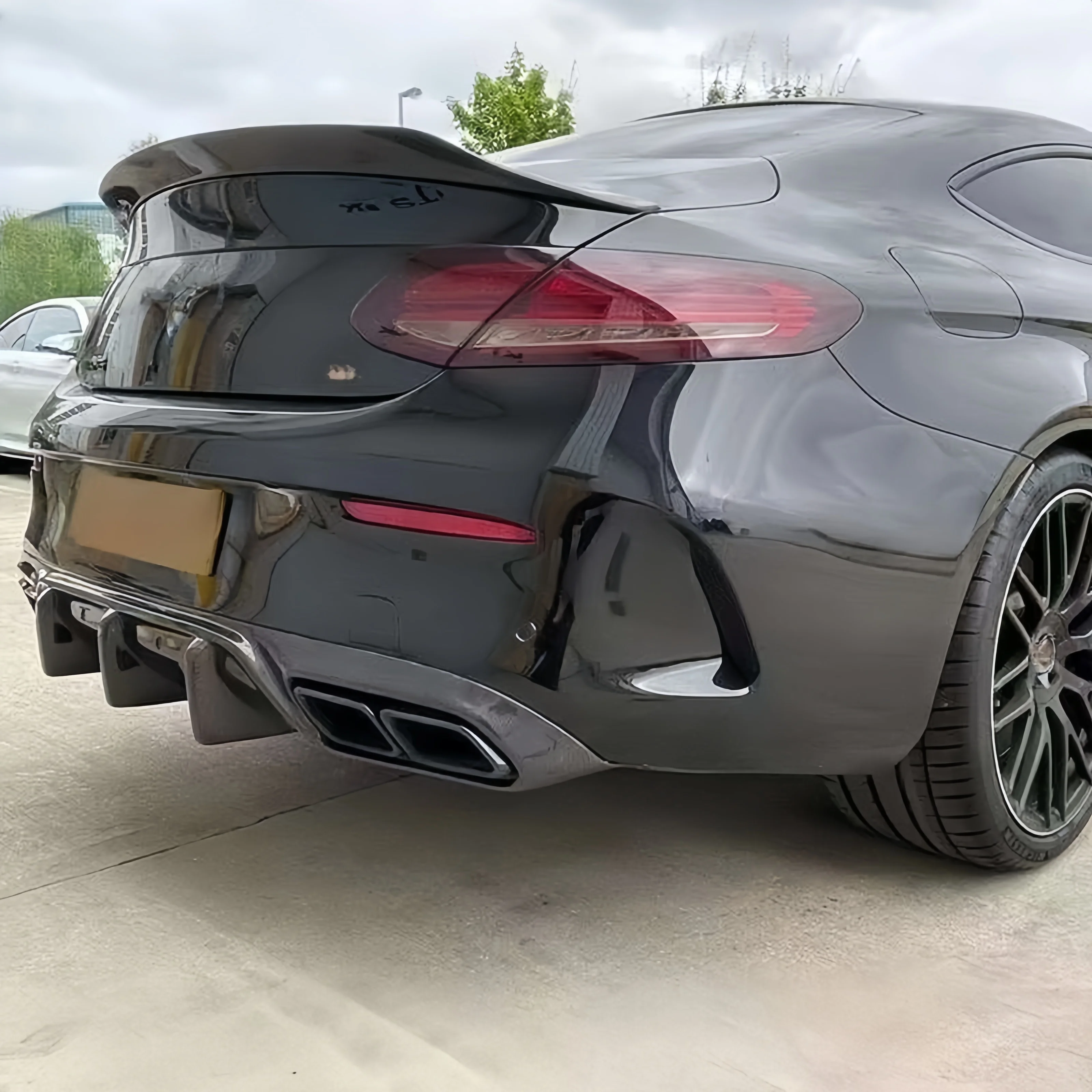 2015 + المصد الخلفي للسيارة من ألياف الكربون الأداء الساخن لسيارة Mercedes Benz C-Class W205 C63 2-door شفرة نمط الناشر الخلفي للسيارة