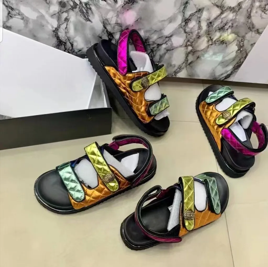 2024 European and American New Top Quality Women's Shoes Thick Sole Colorful Eagle Head Beach Dazzling Prism Beach Women Sandals