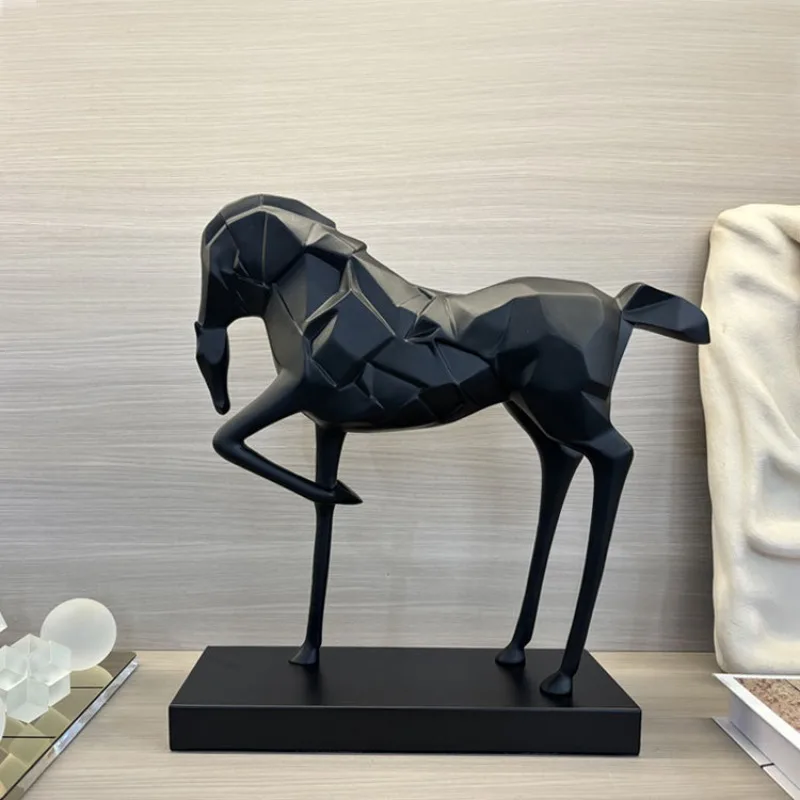 

War Horse Shrink Model Sculpture Office Desktop Art Creative Figures Bedroom Resin Animals Luxury Accessories