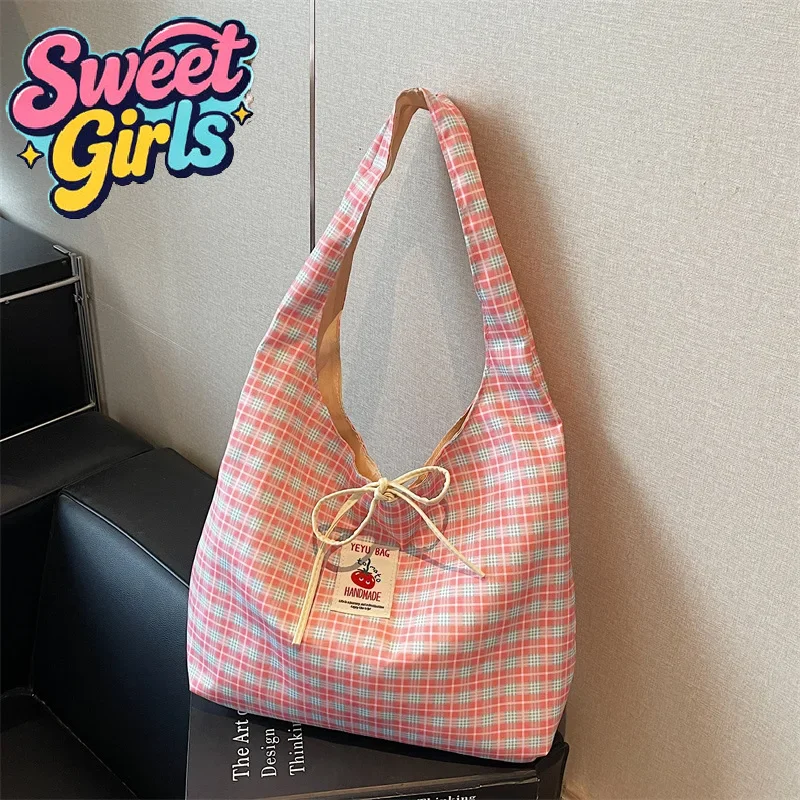 

Plaid Tote Bag with Tomato Label Large Capacity Shoulder Bag Casual Aesthetic Handbag for Students & Daily Use