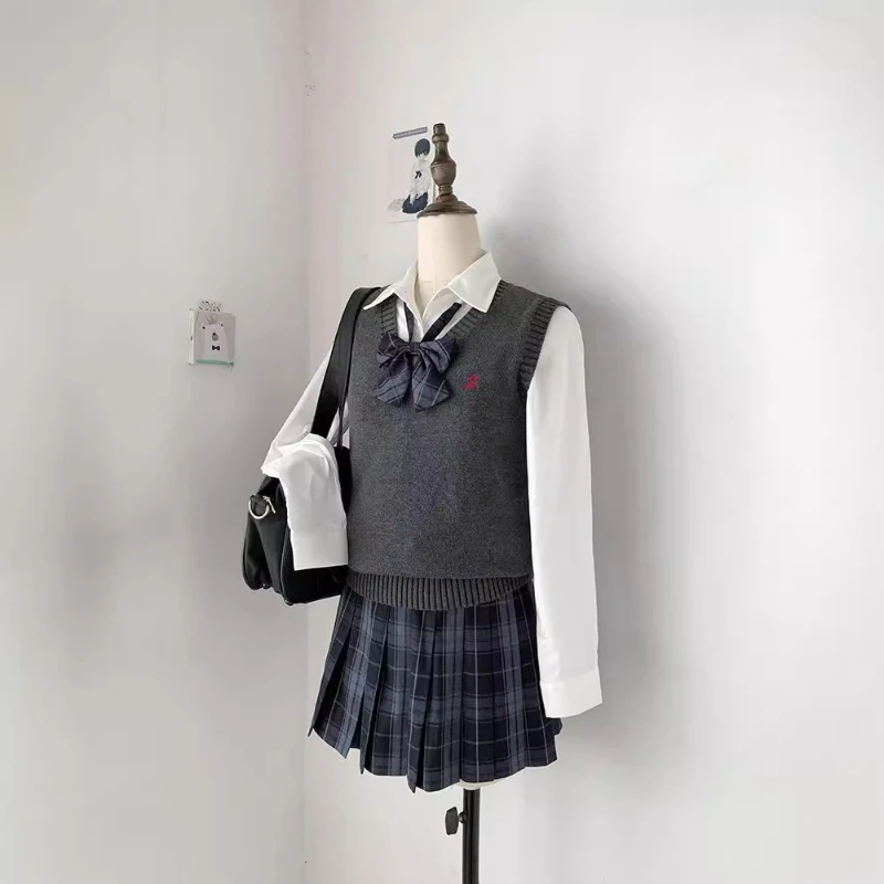 オリジナル制服刺繍無地ベスト日本の学校制服セーターニットアンダーシャツ秋、冬、春