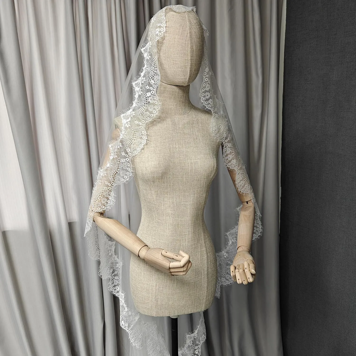 

Customized Long Mantilla Veil, Vintage Eyelash Lace Trim Wedding Veil, Single Tier Bohemian Veil with Hidden Comb
