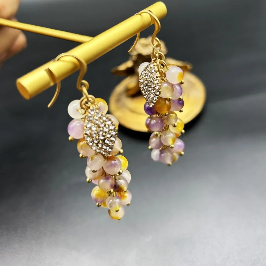 

Medieval Vintage Western Retro Grape Bunch Agate Colored Stone Electroplating Simple Earrings