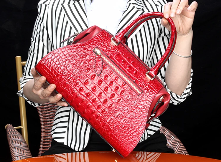 New Crocodile Leather Women\'s Handbags Luxury Designer Lady Portable Shoulder Messenger Bag Fashion Brand Red Tote Bags 2023 New